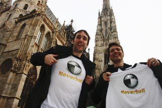 nue with his own shirt and dtb with one of the shirts in Vienna.
