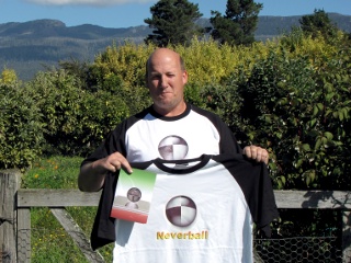 themacmeister with the reprint of mym's card and his own Neverball shirts.